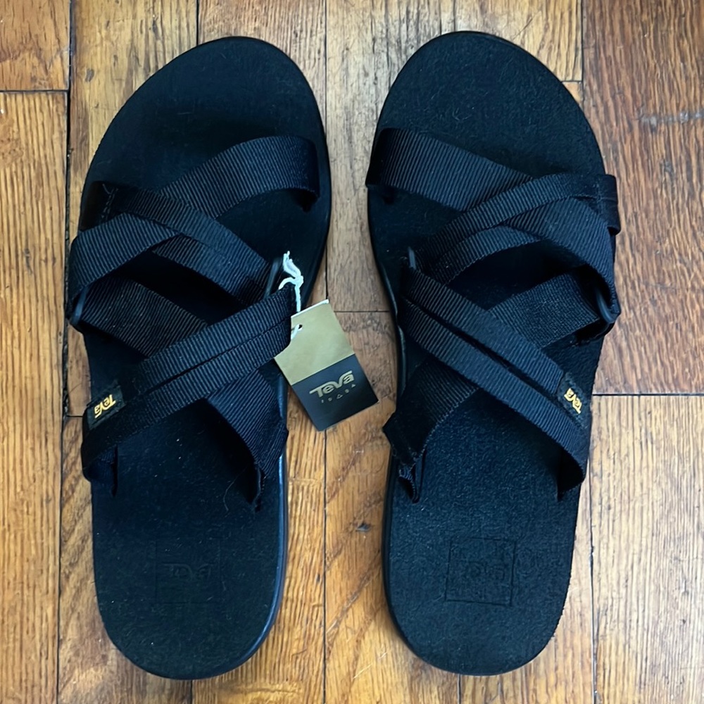 NWT Teva Voya Slide Black. Mush footbed, nylon webbing with crisscross style